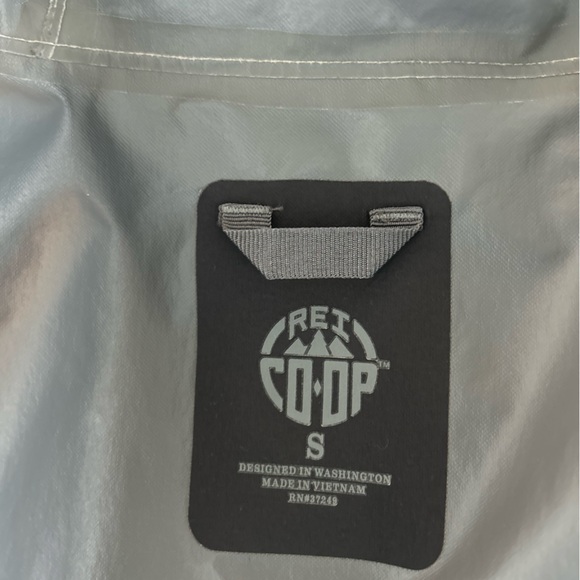 REI CO-op size small women’s rain jacket - Picture 2 of 4
